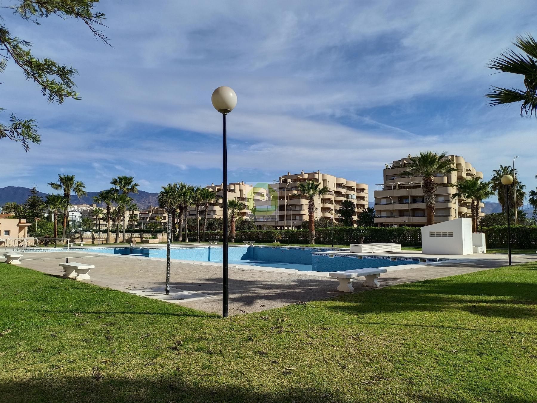 For sale of flat in Salobreña