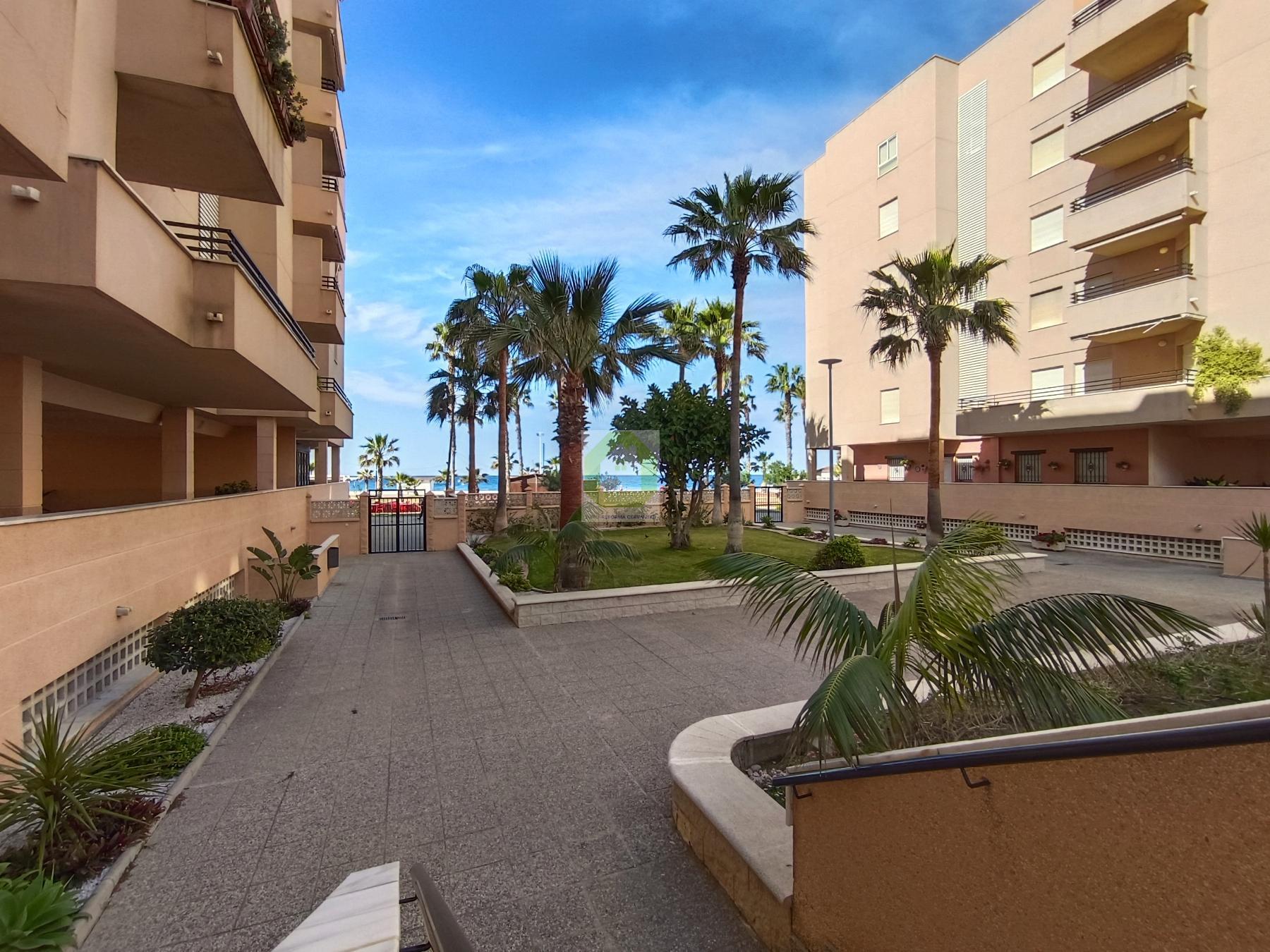 For sale of flat in Salobreña