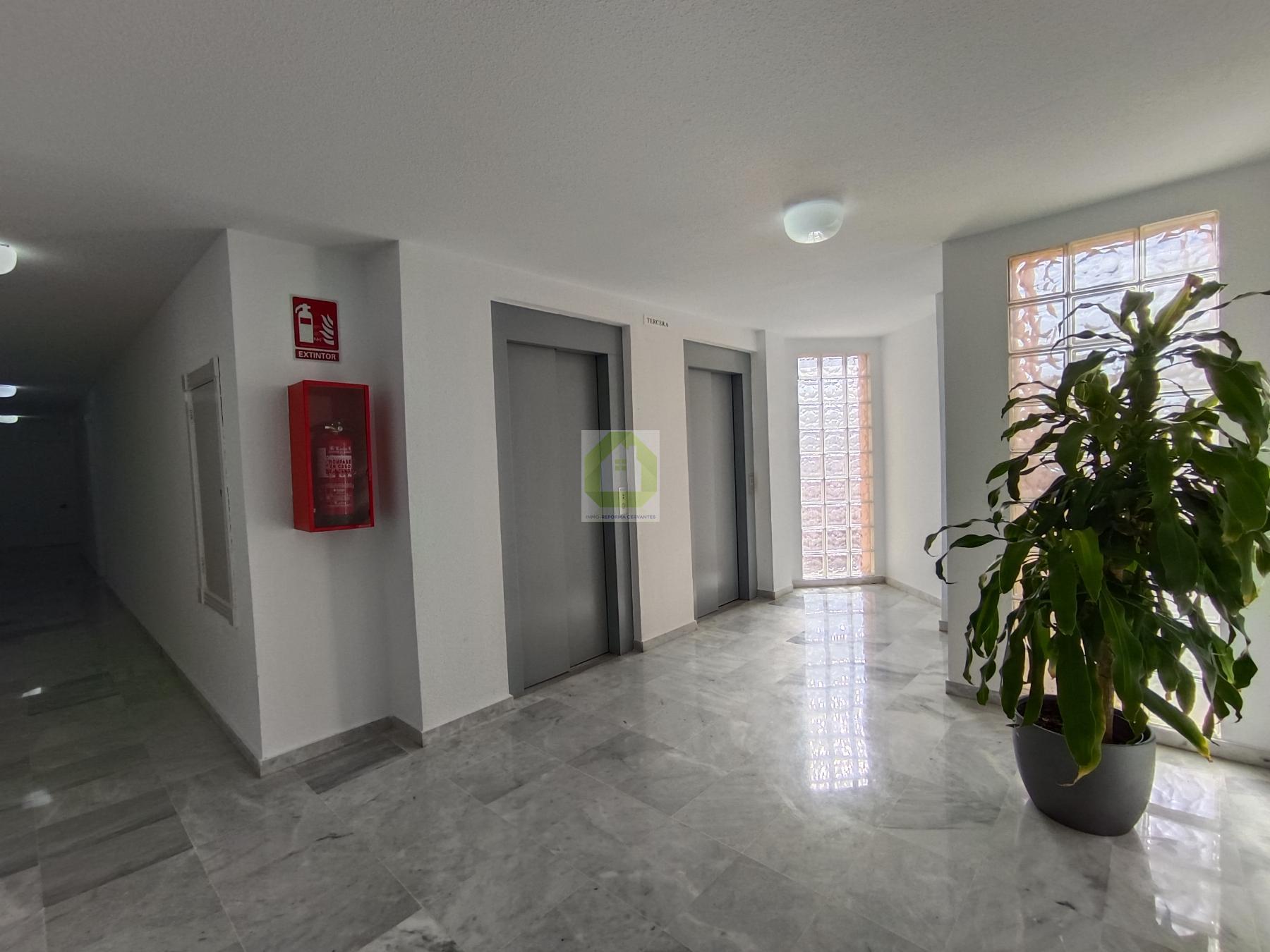 For sale of flat in Salobreña