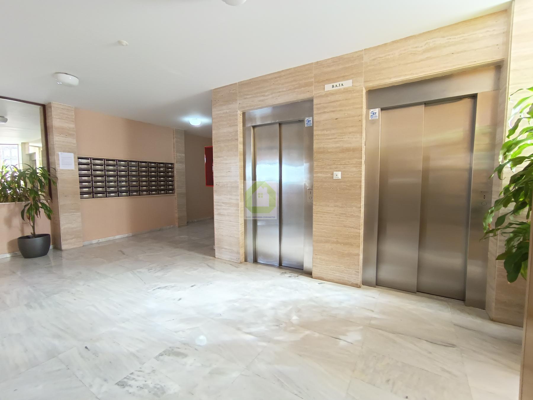 For sale of flat in Salobreña