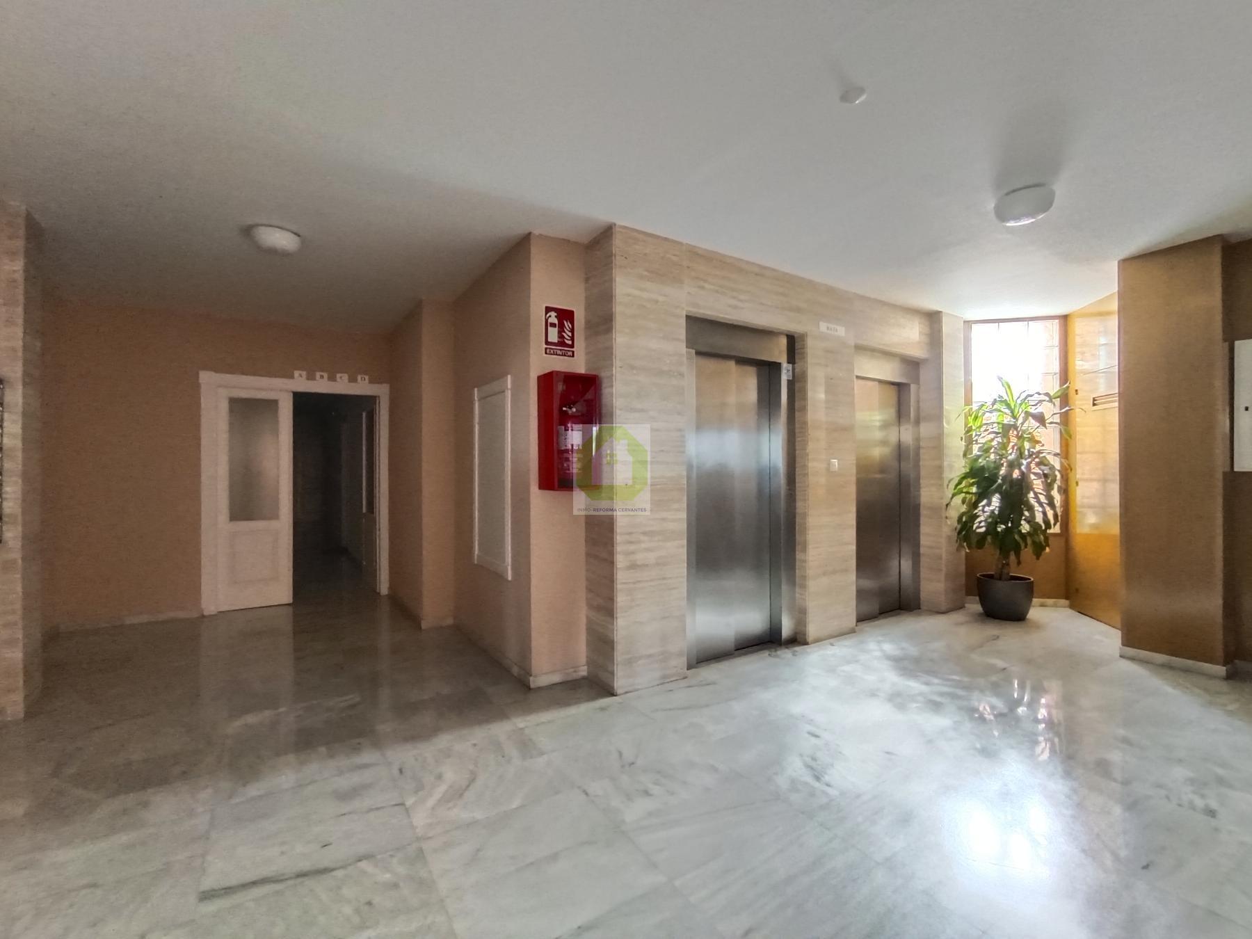 For sale of flat in Salobreña
