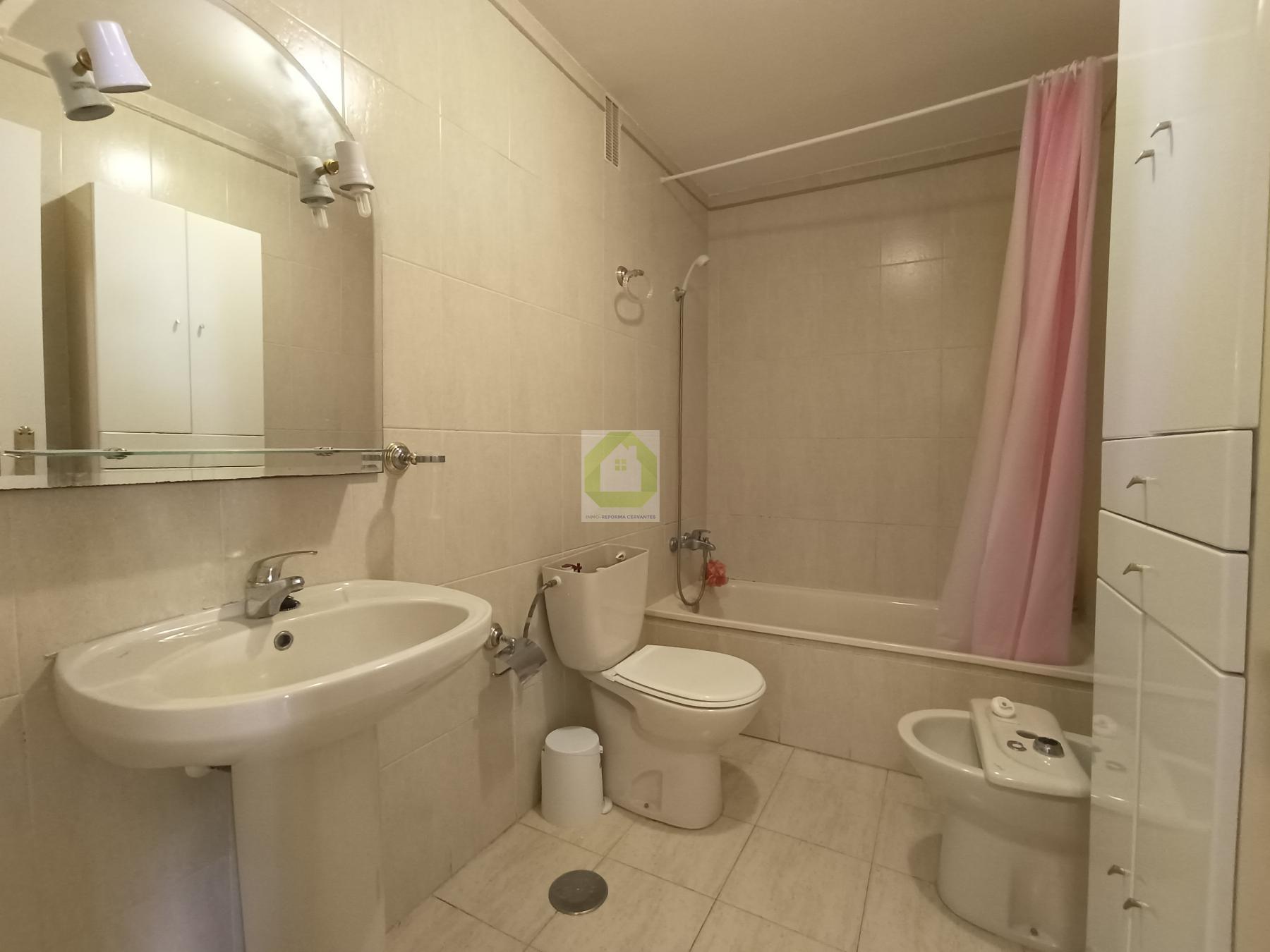 For sale of flat in Salobreña