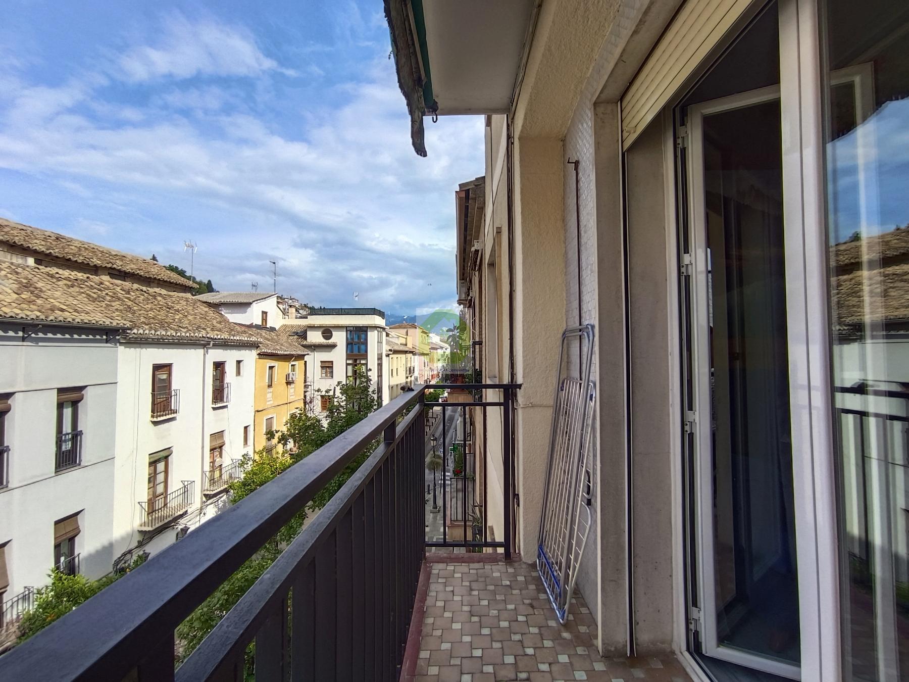 For rent of flat in Granada