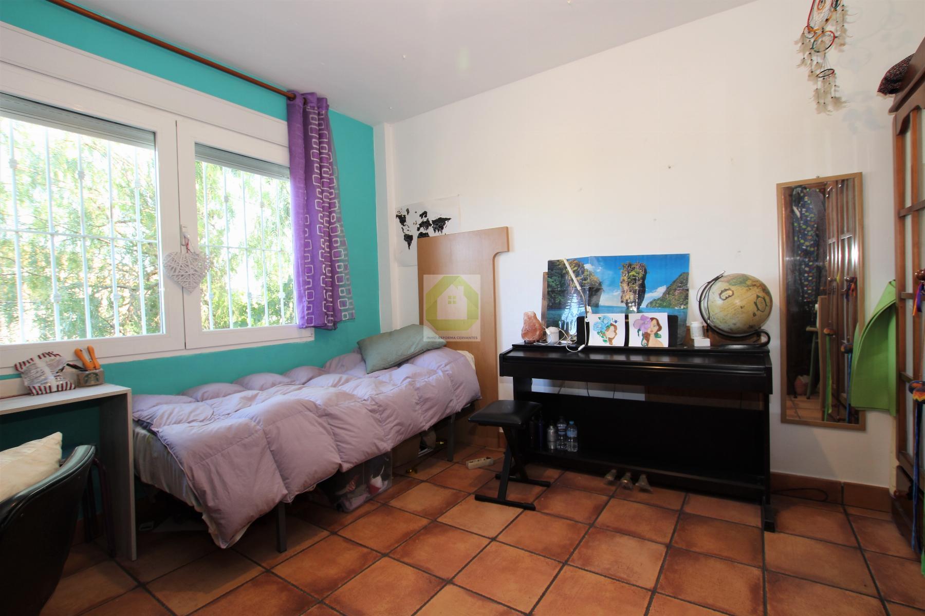 For sale of chalet in Dílar