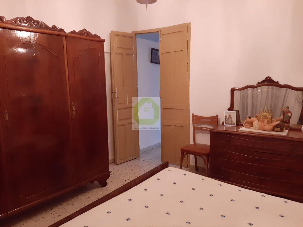 Venta de casa en Guadahortuna