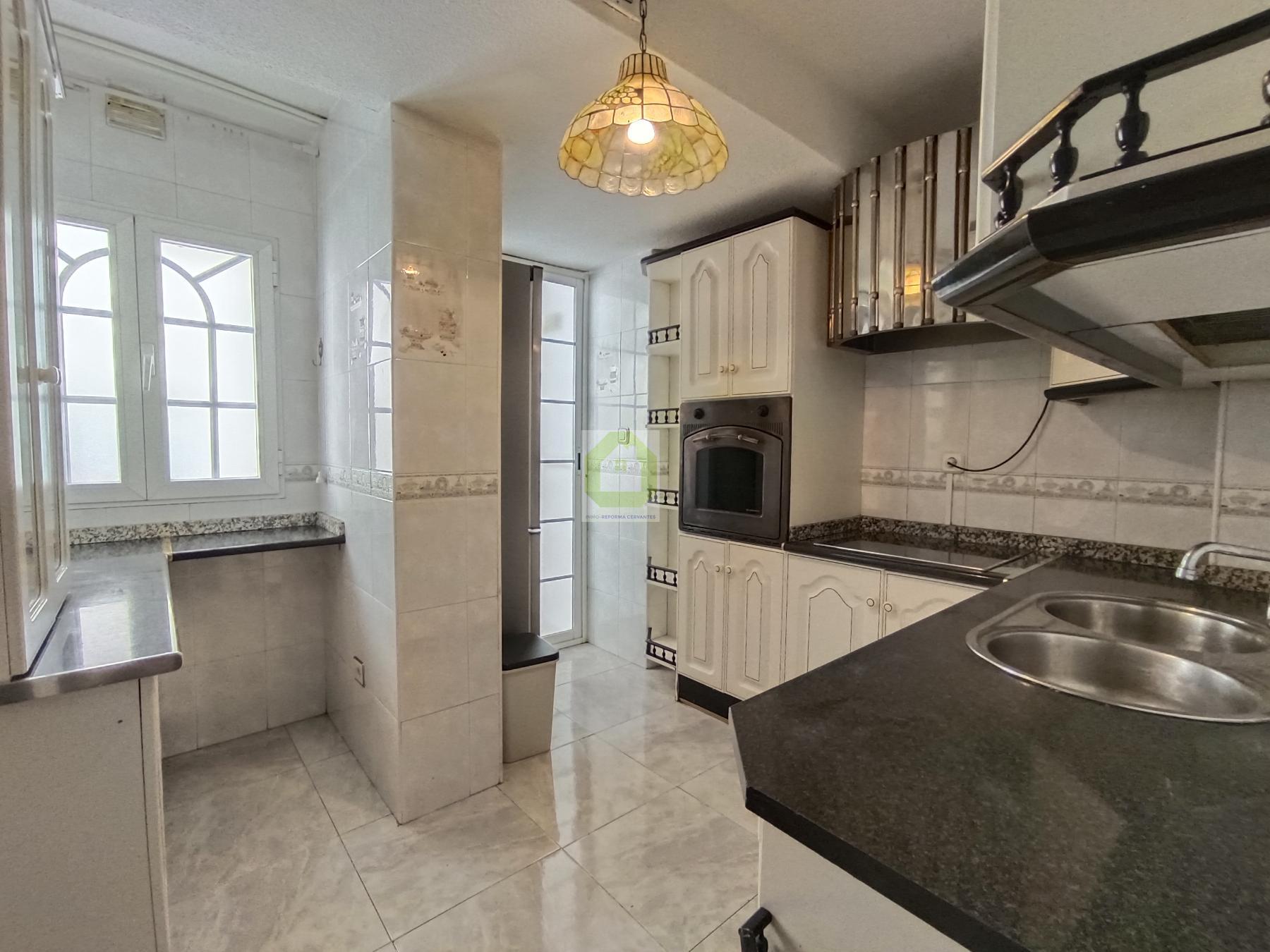 For rent of flat in Granada