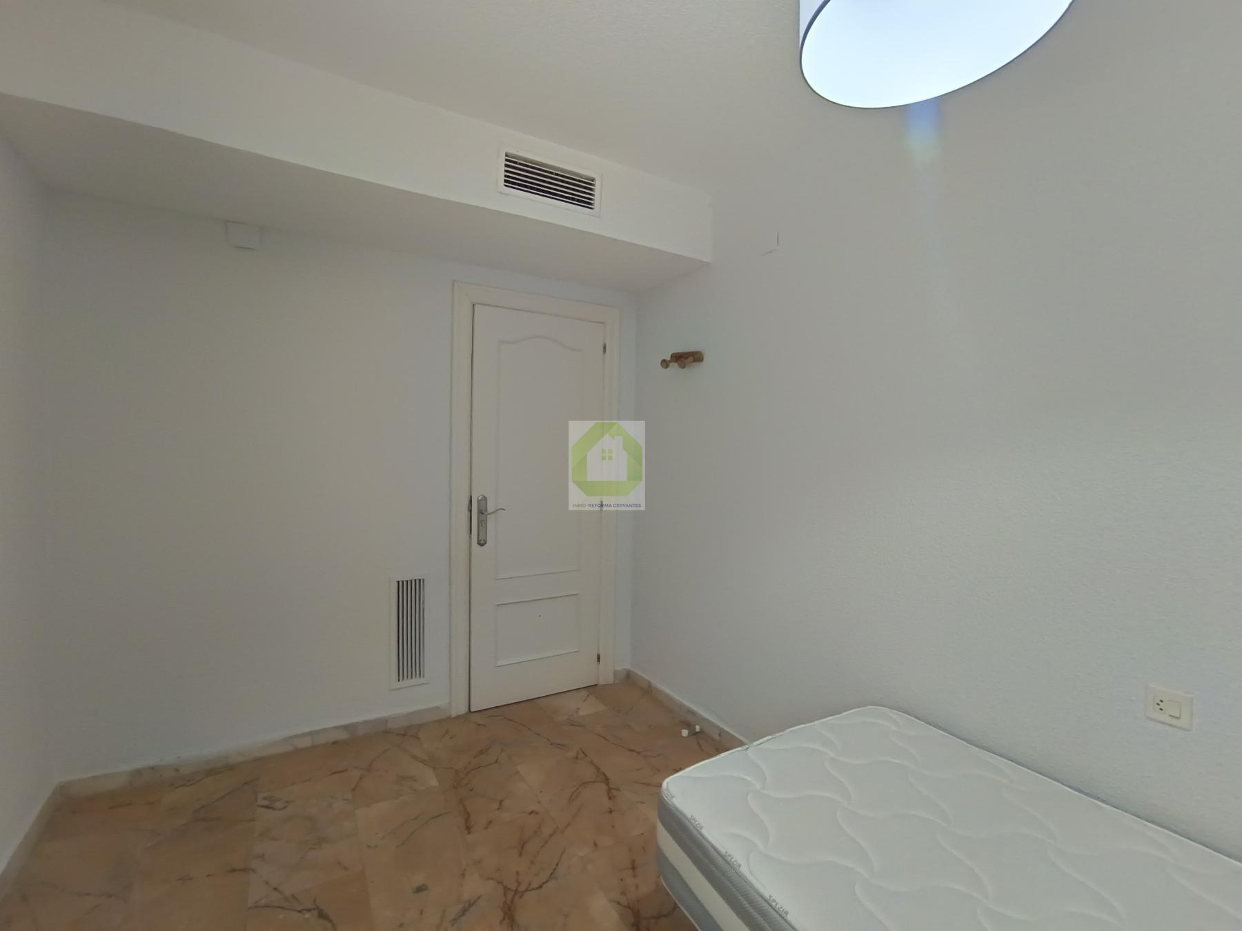For rent of flat in Granada