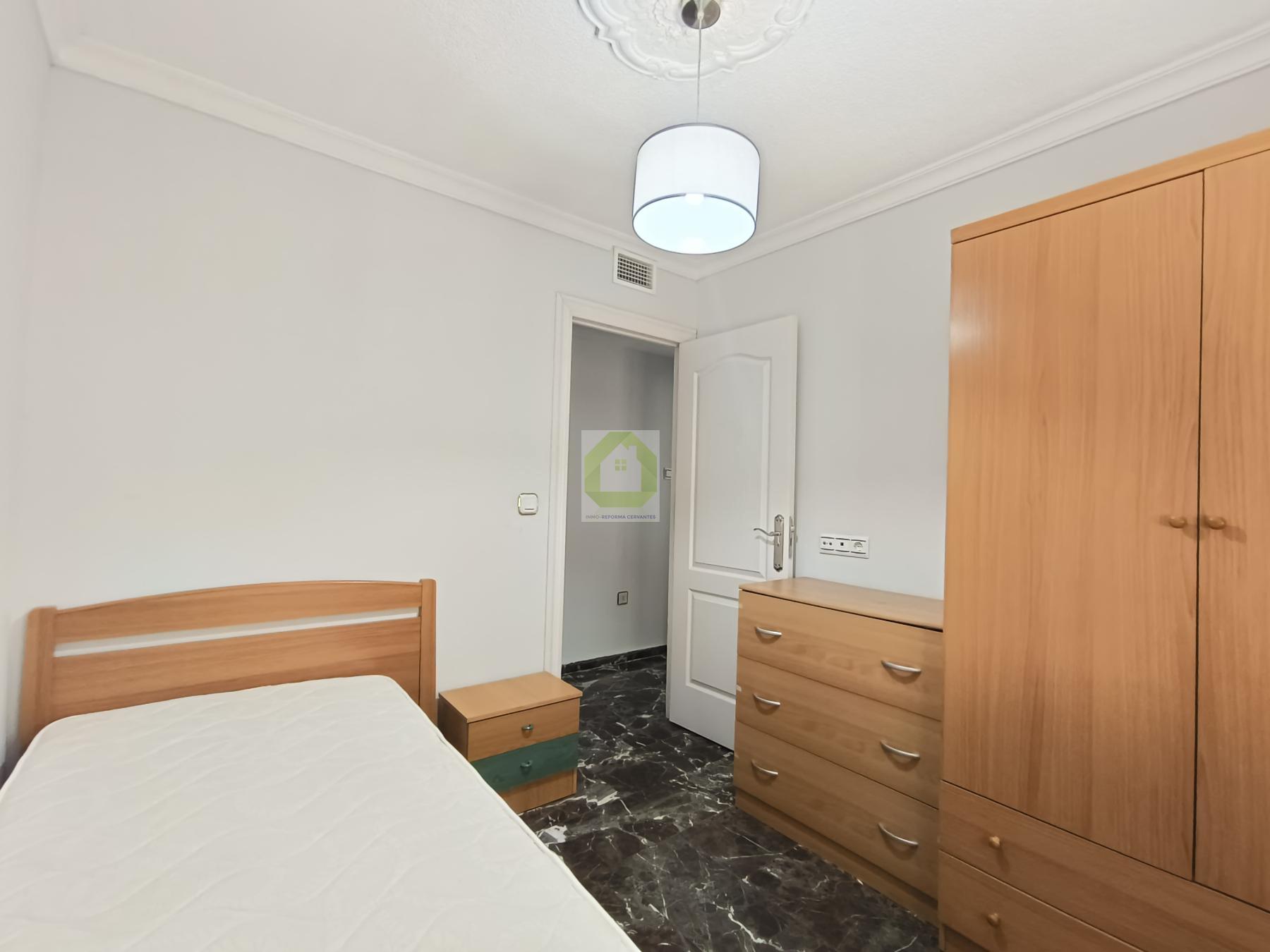 For rent of flat in Granada
