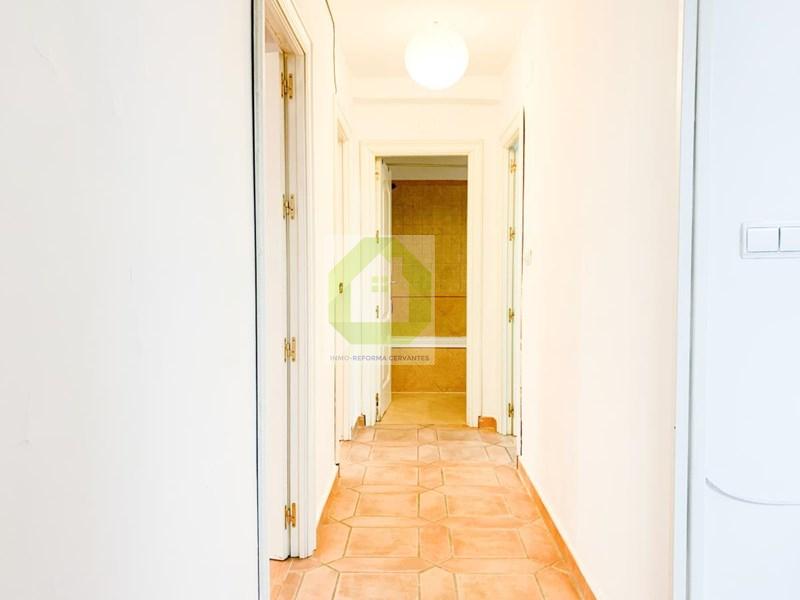 For sale of flat in Granada