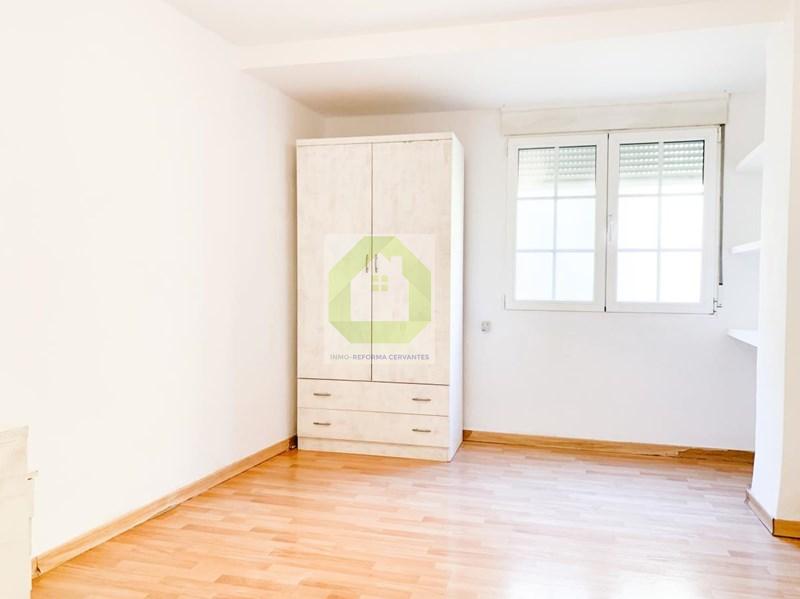 For sale of flat in Granada