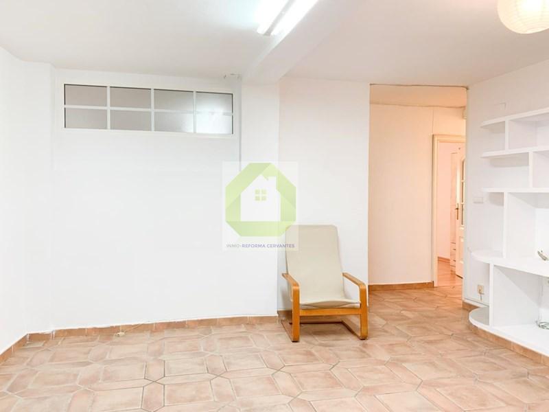 For sale of flat in Granada