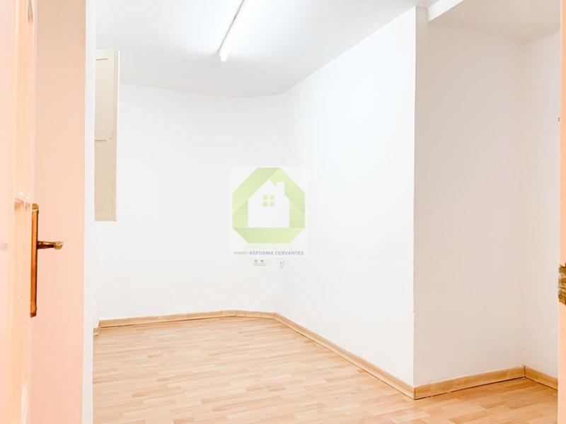 For sale of flat in Granada