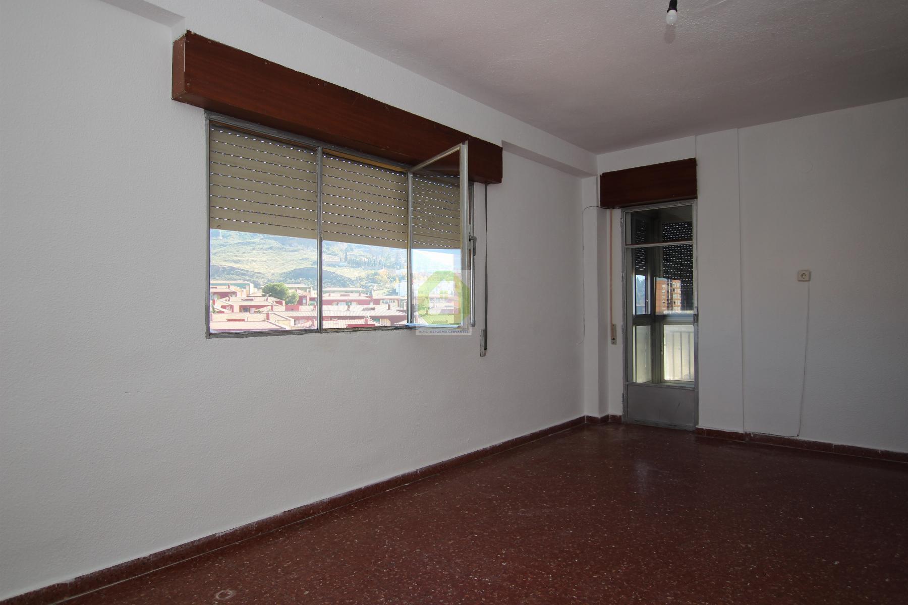 For sale of flat in Granada