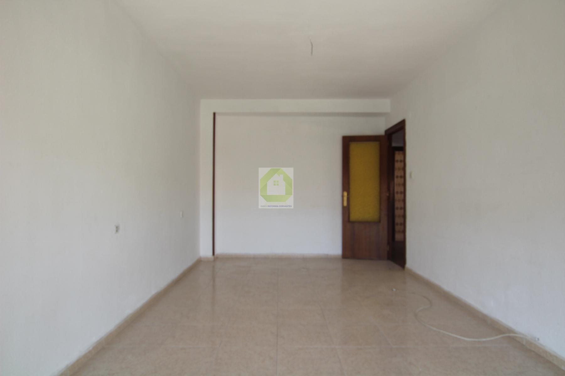 For sale of flat in Granada