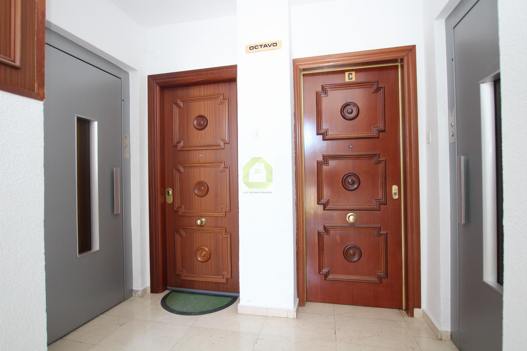 For sale of flat in Granada