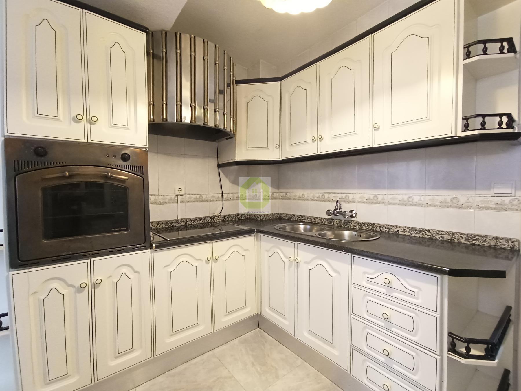 For rent of flat in Granada