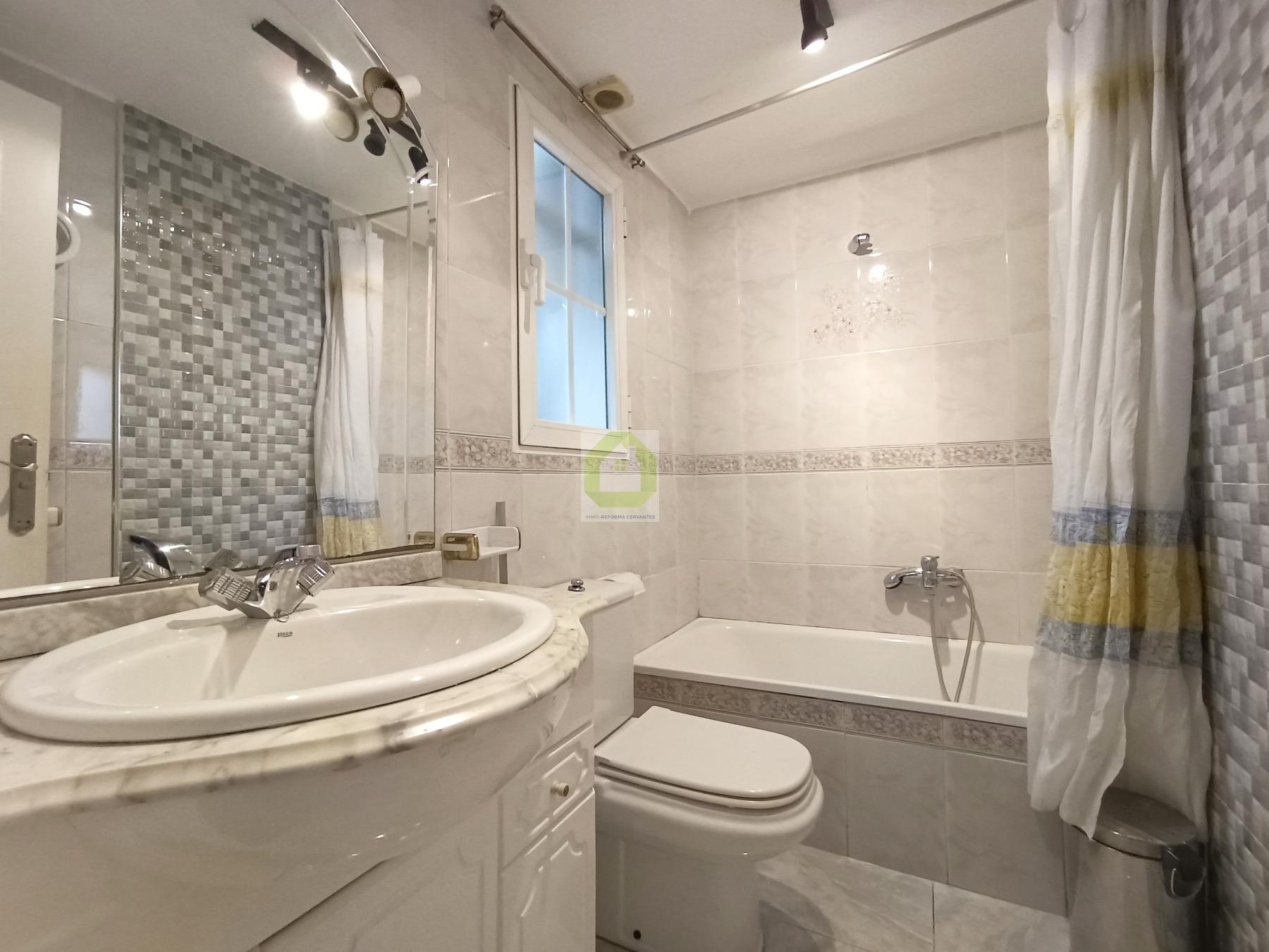 For rent of flat in Granada