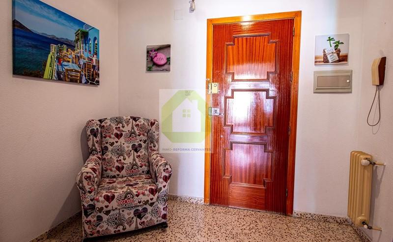 For sale of flat in Granada