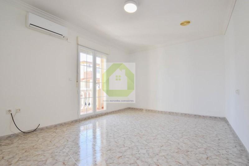 For sale of house in Las Gabias