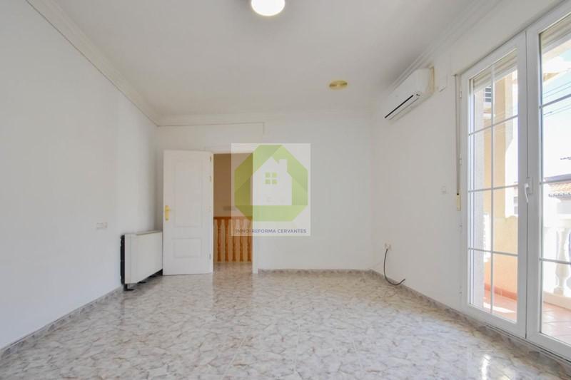For sale of house in Las Gabias