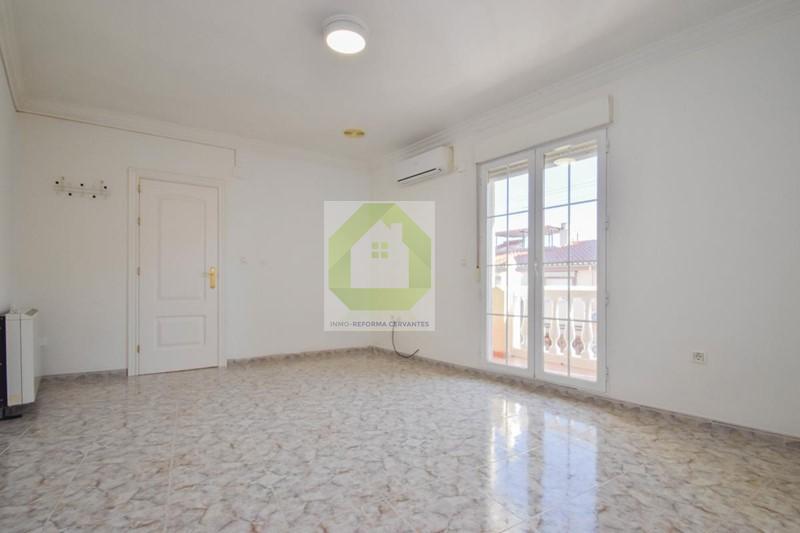 For sale of house in Las Gabias