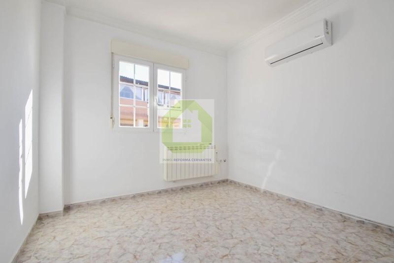 For sale of house in Las Gabias