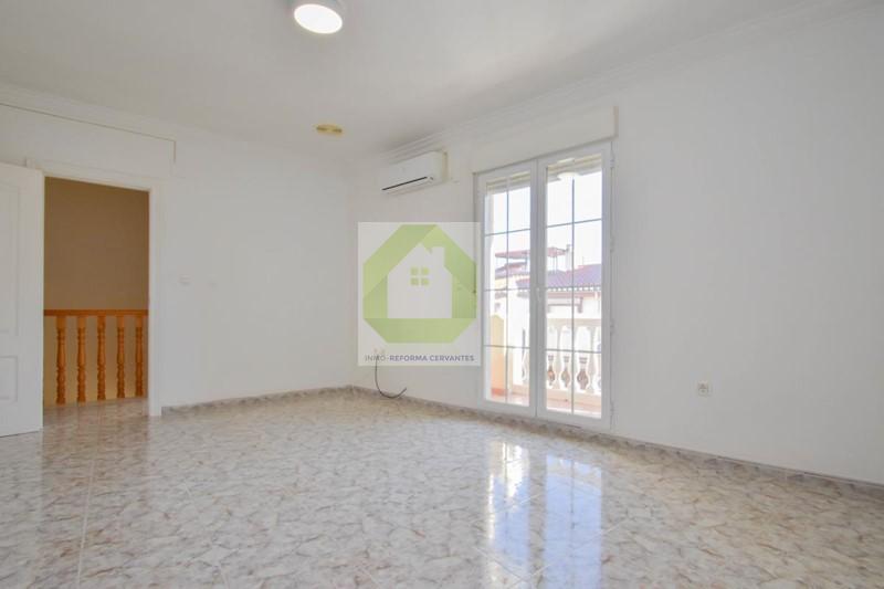 For sale of house in Las Gabias