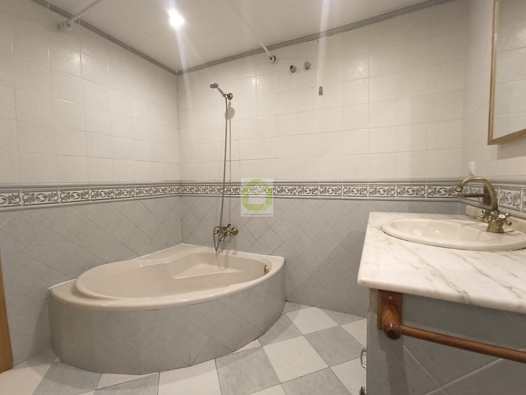 For rent of flat in Cenes de la Vega