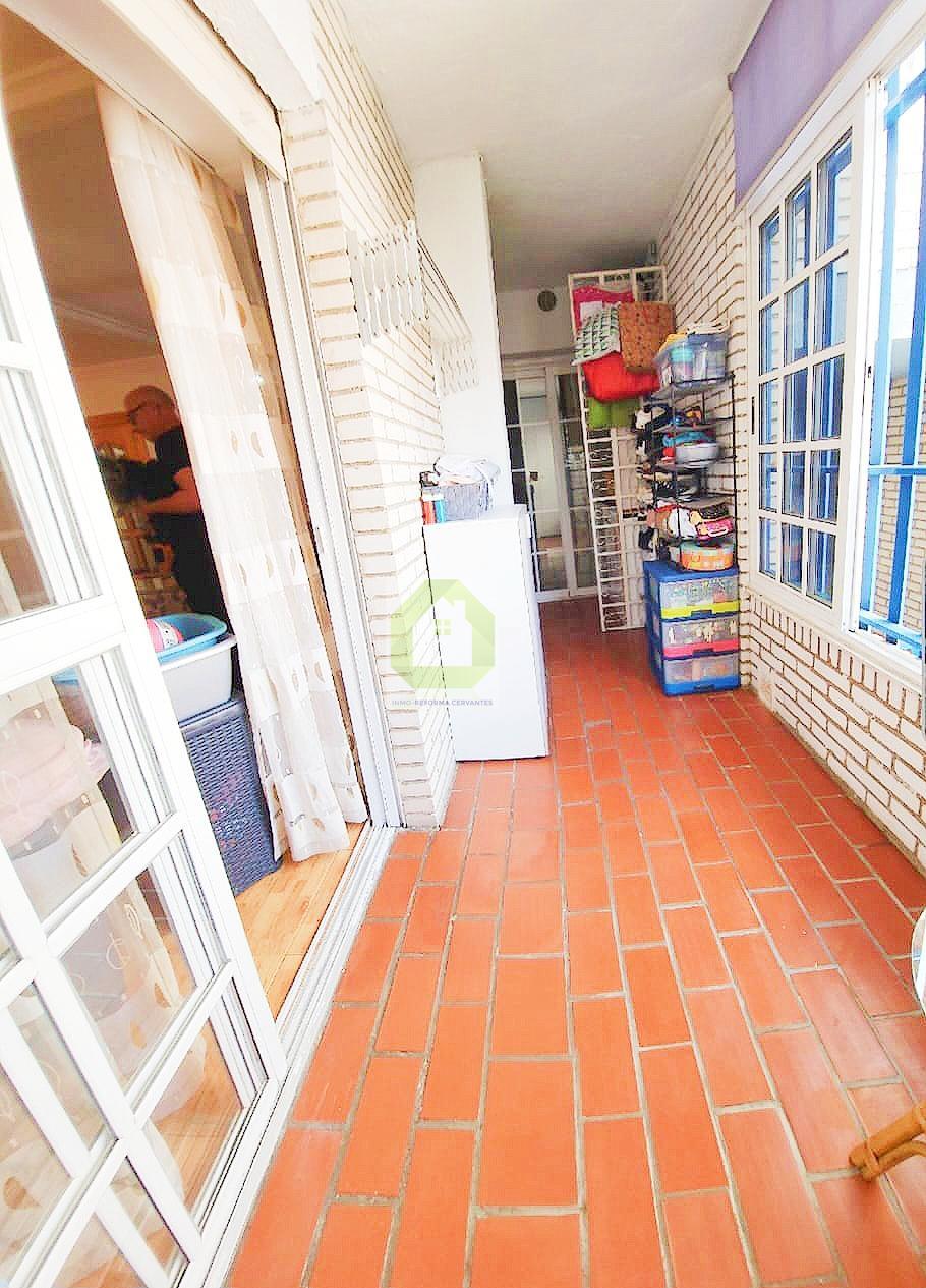 For sale of flat in Granada