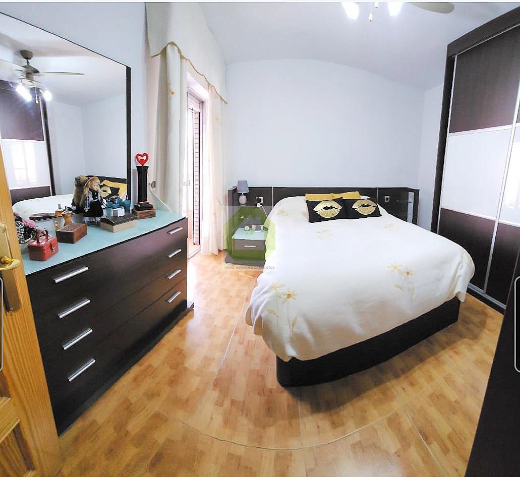 For sale of flat in Granada
