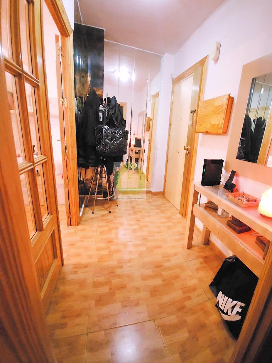 For sale of flat in Granada