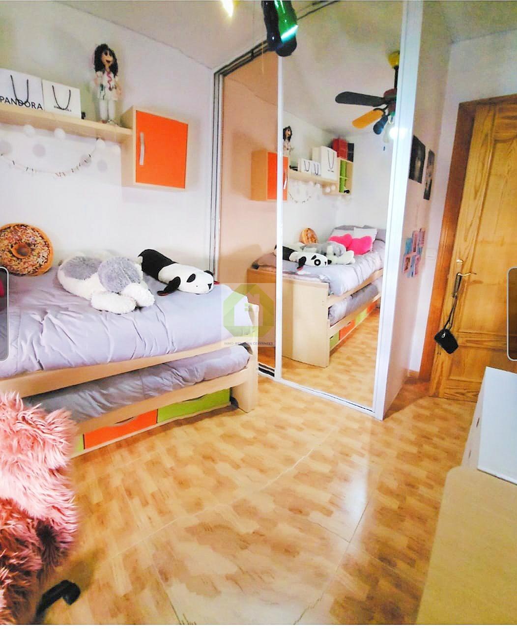For sale of flat in Granada