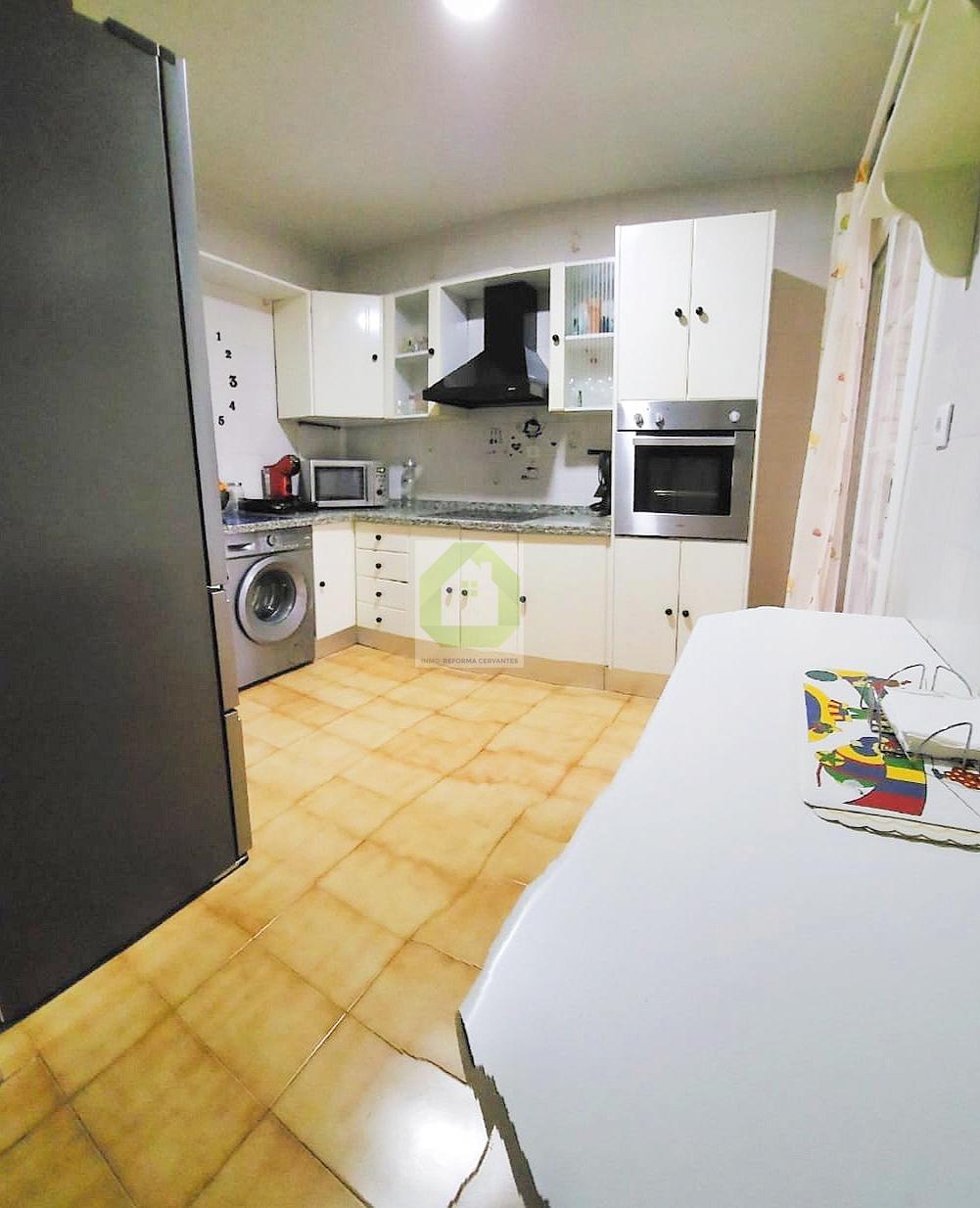 For sale of flat in Granada