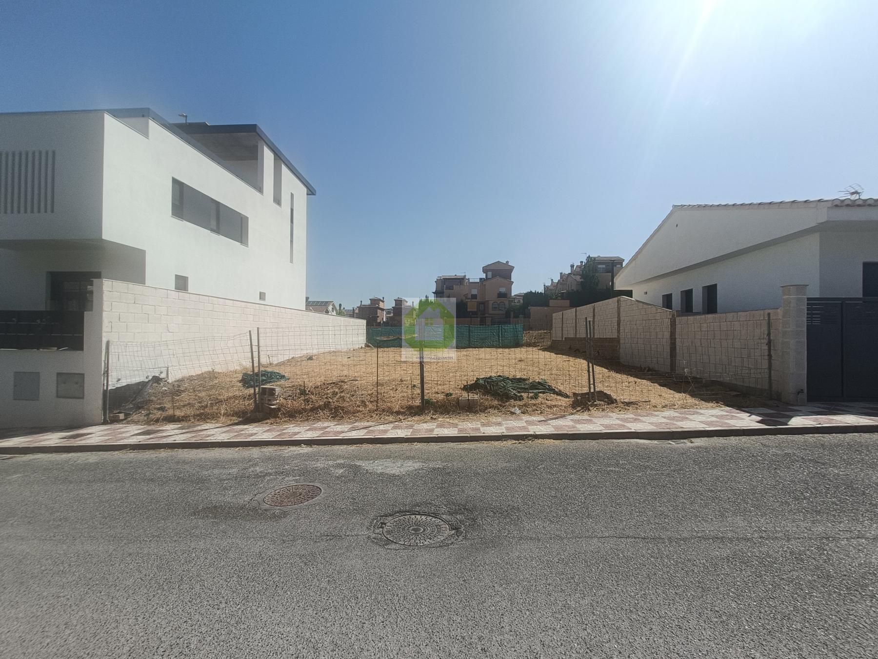 For sale of land in Cájar