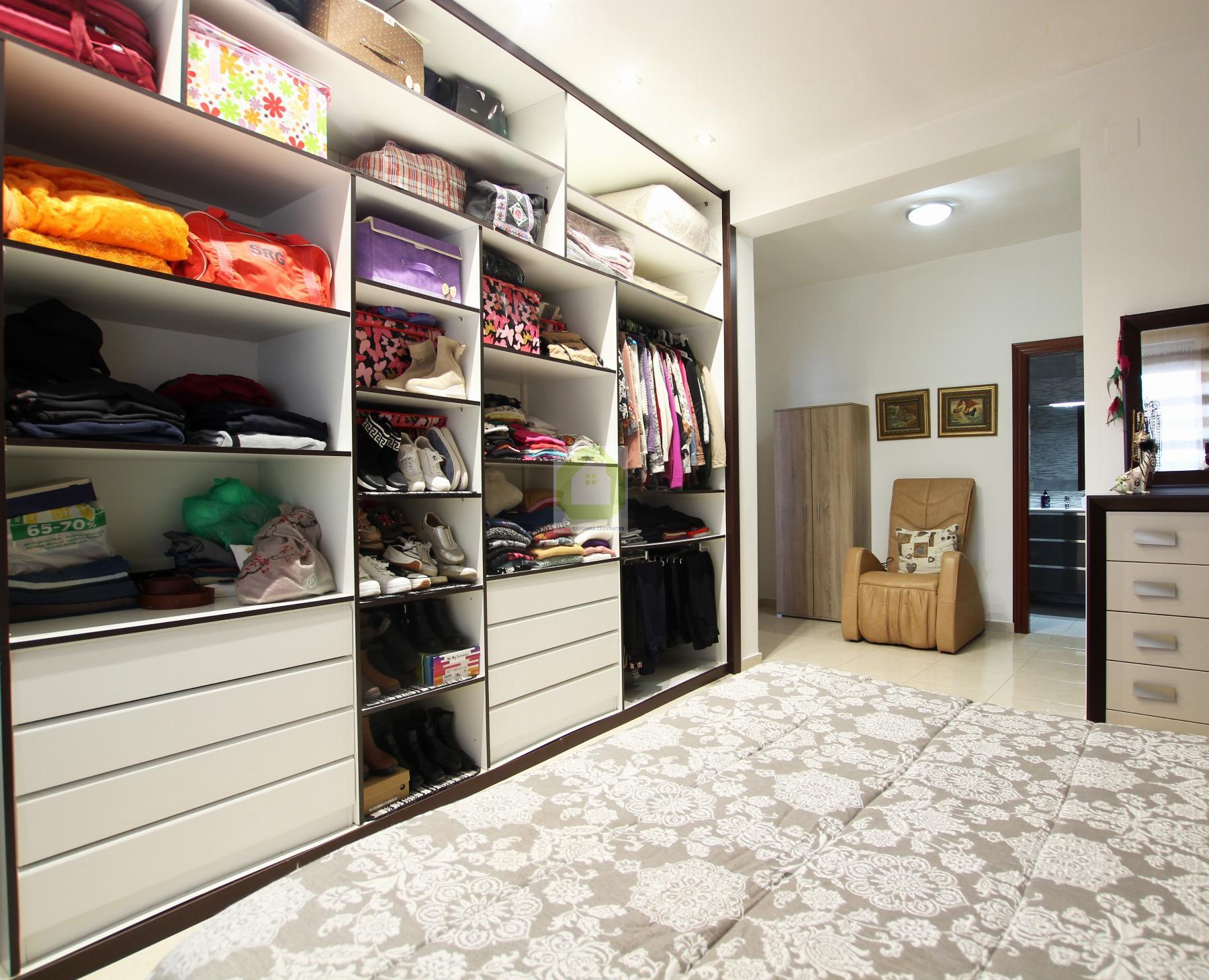 For sale of house in Albolote