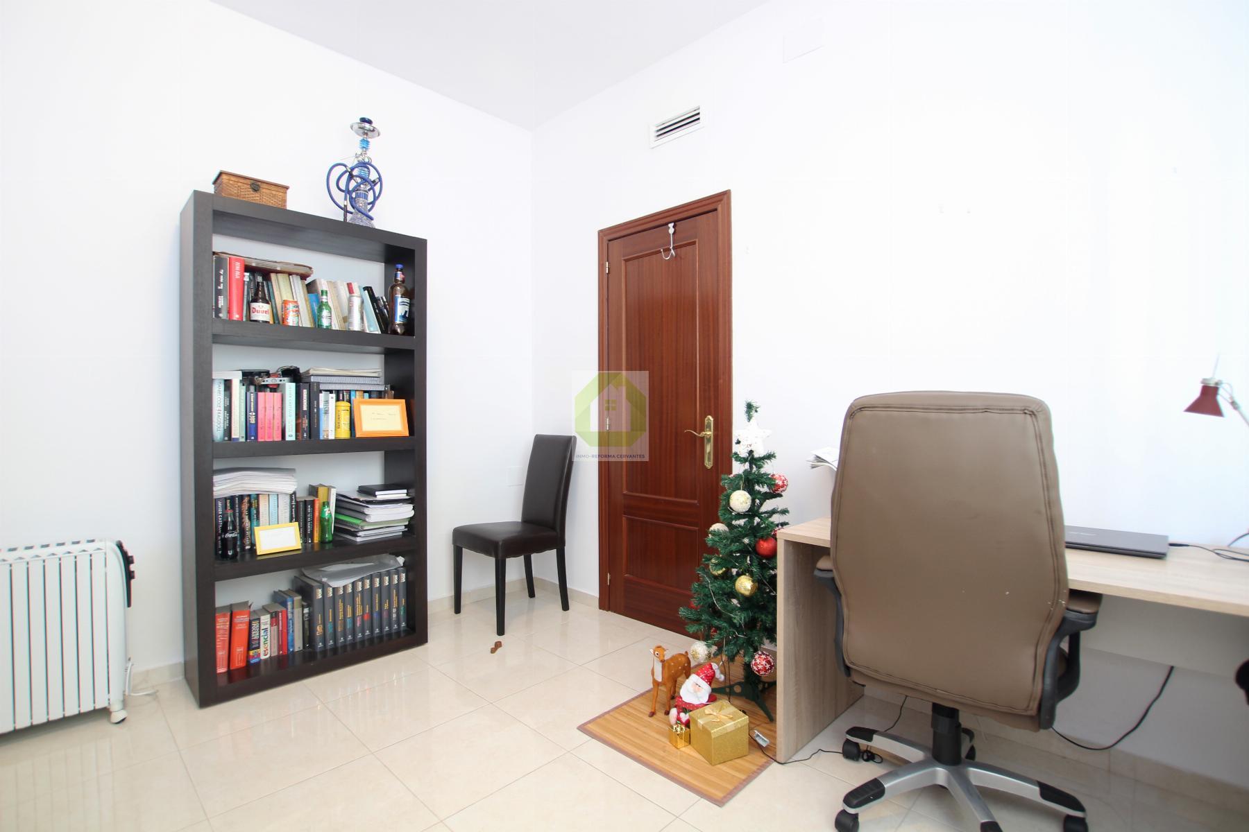 For sale of house in Albolote