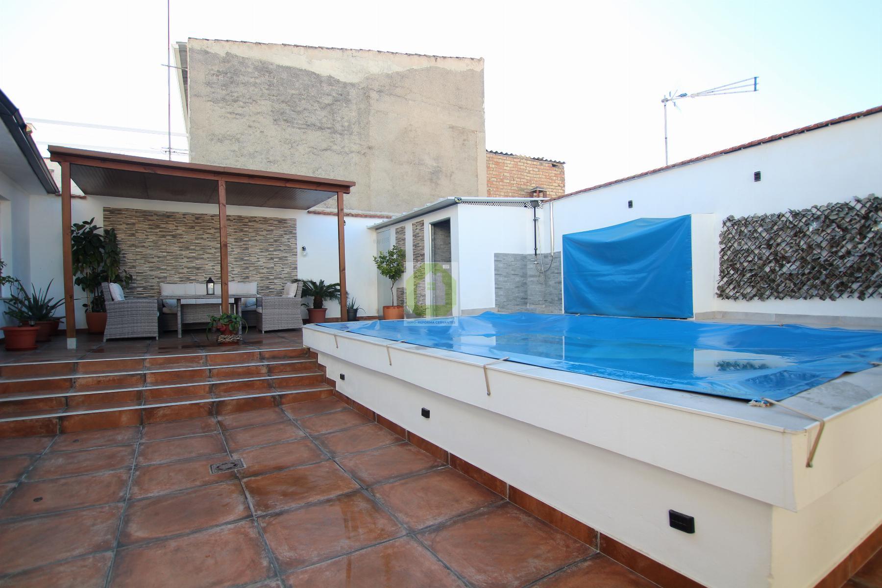 For sale of house in Albolote