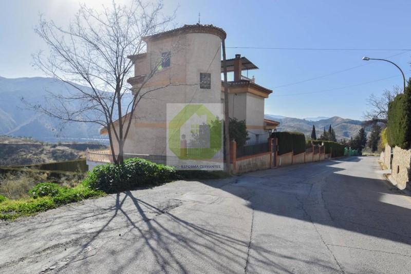 Venta de chalet en Cenes de la Vega