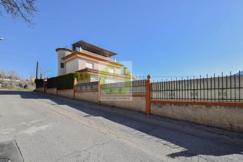 Venta de chalet en Cenes de la Vega