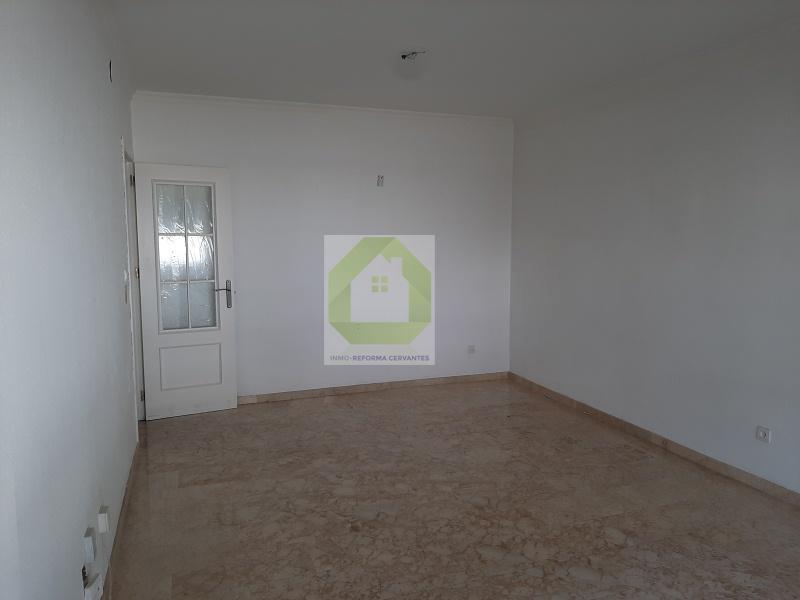 For sale of flat in Cenes de la Vega