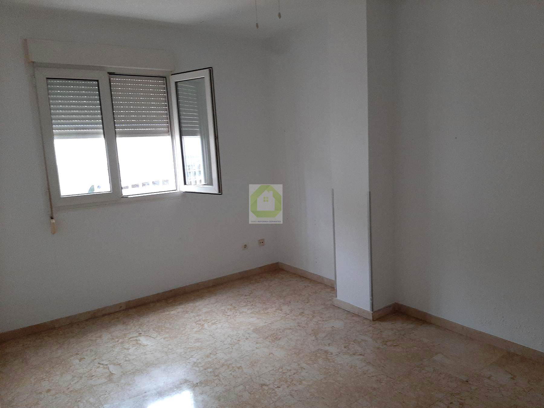 For sale of flat in Cenes de la Vega