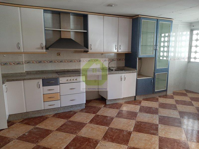 For sale of flat in Granada