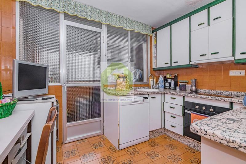 For sale of flat in Granada