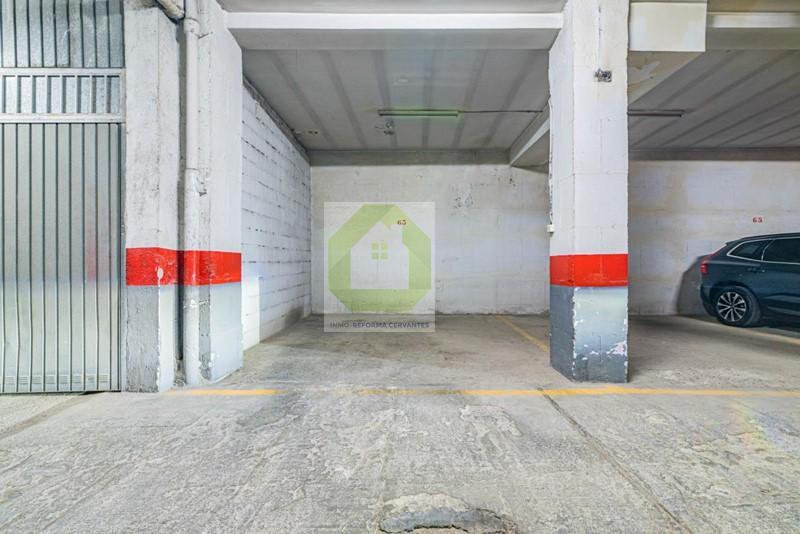 For sale of flat in Granada
