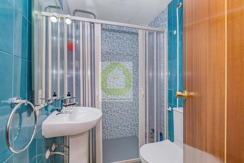 For sale of flat in Granada