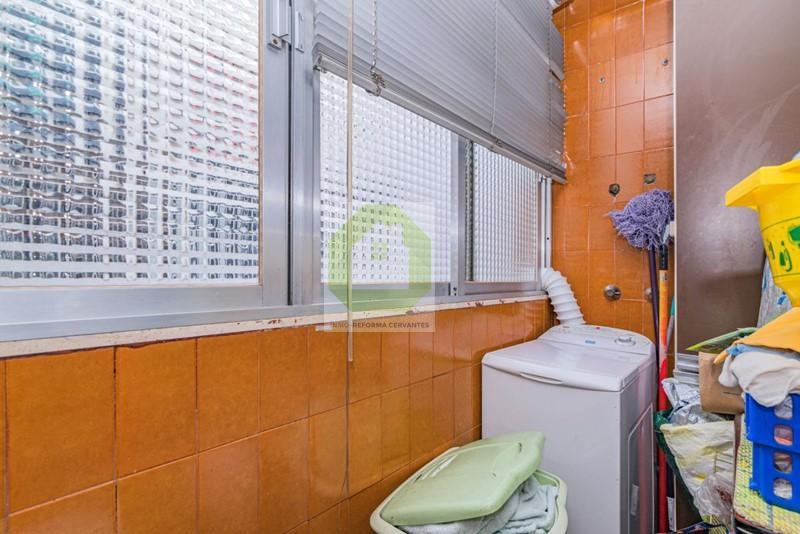 For sale of flat in Granada