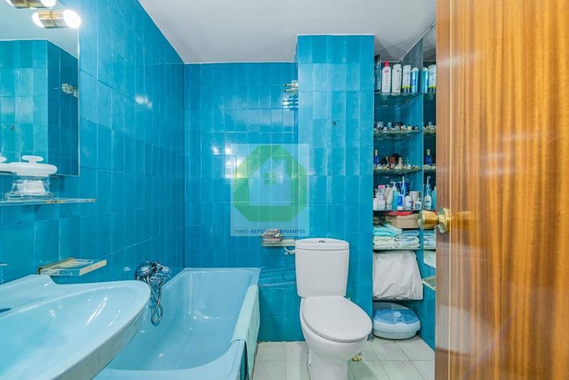 For sale of flat in Granada