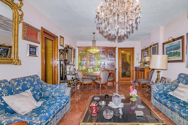 For sale of flat in Granada