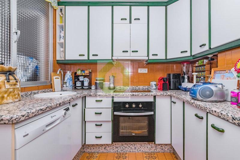 For sale of flat in Granada