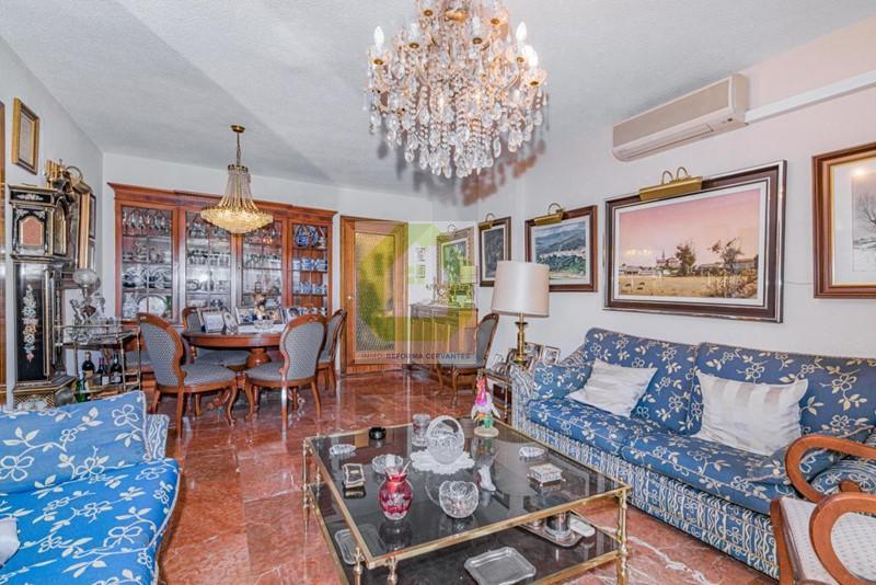 For sale of flat in Granada